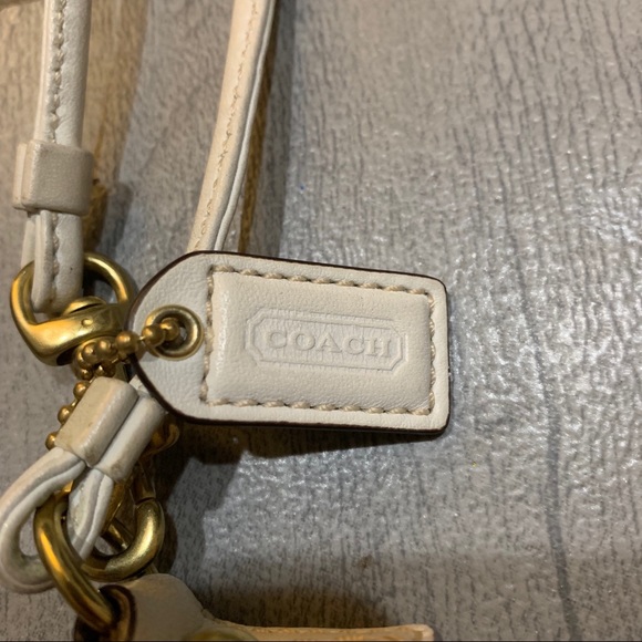 NWOT coach wristlet - Picture 5 of 6
